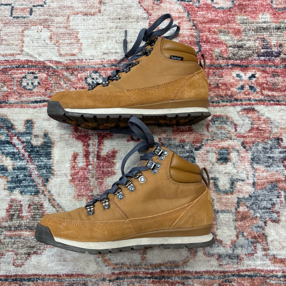 The North Face Brown Winter Boots - Picture 2 of 12